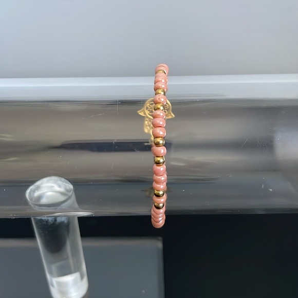 Hand made gold hamsa hand stretch bracelet - Picture 2 of 2